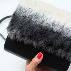 Faux fur cross body bag Nasty Gal Black grey white